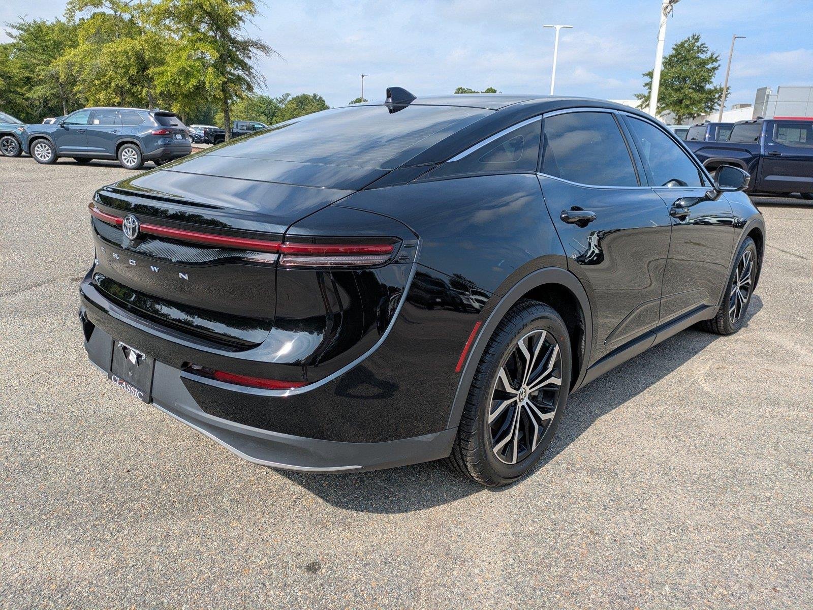 Used 2023 Black Toyota XLE image 4