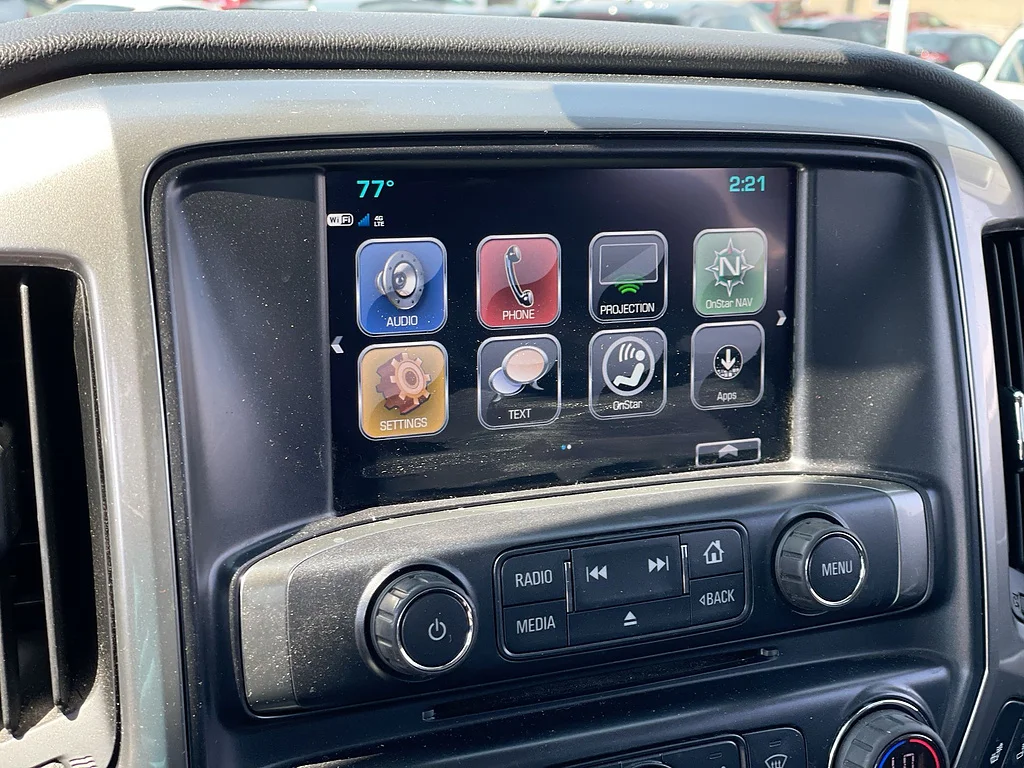 Used 2019 Summit White Chevrolet LT image 13