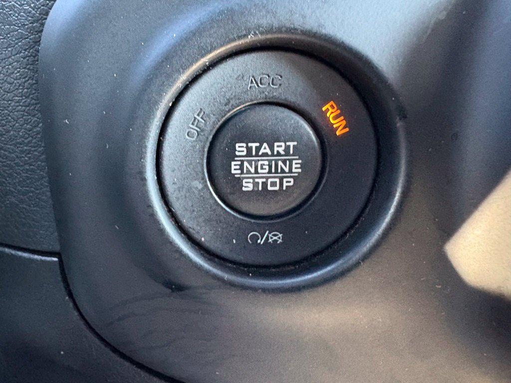 Used 2018 White Jeep Unlimited Sport S image 39