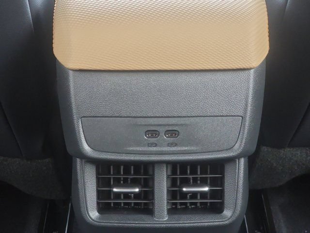 New 2027 Polar White Tricoat Chevrolet ACTIV image 25