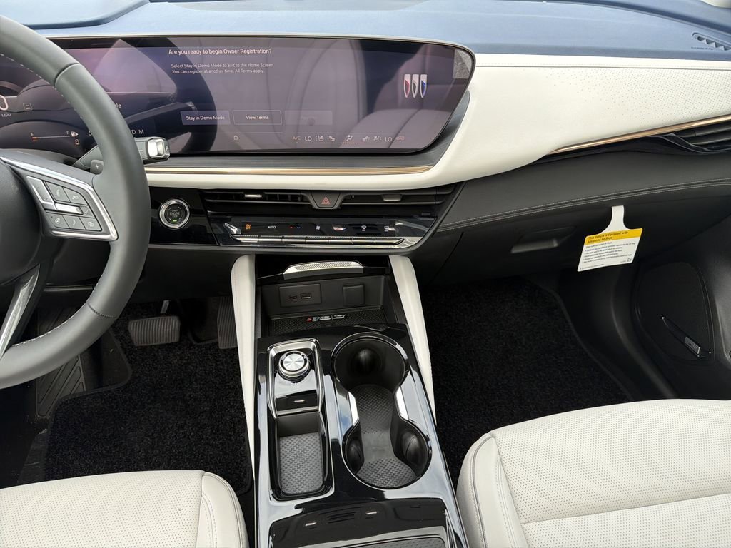 New 2026 Iridescent White Tricoat Buick Avenir image 17