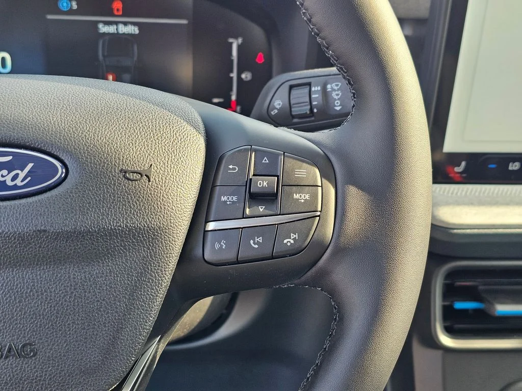 New 2025 Oxford White Ford XLT image 26