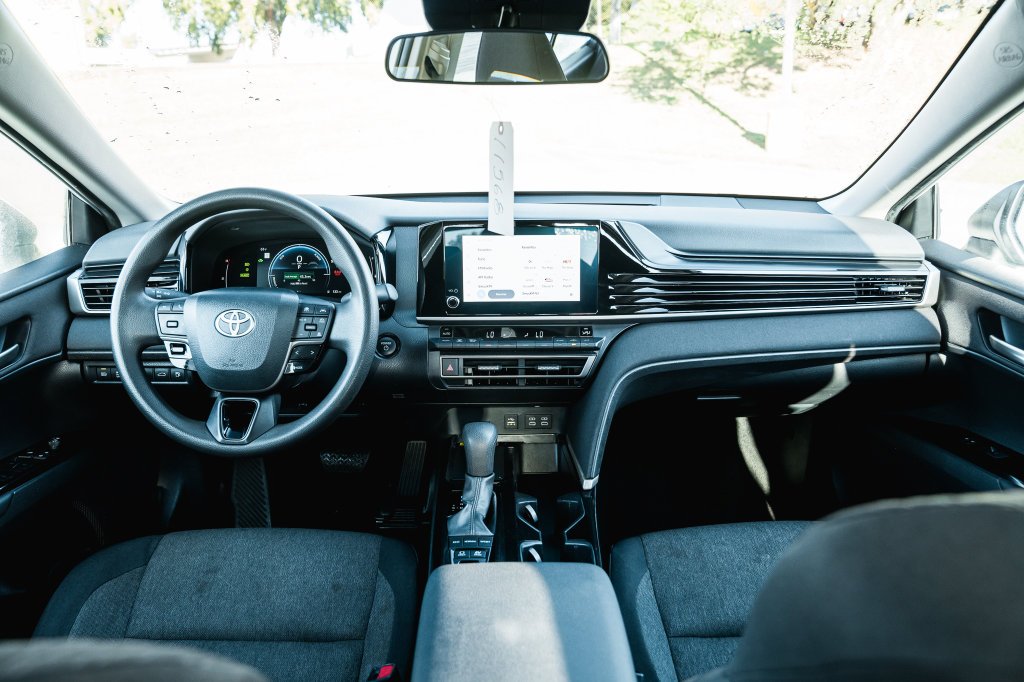 Certified Used 2025 Ice Toyota LE image 11