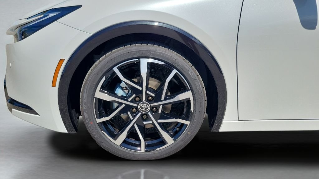 New 2026 Wind Chill Pearl <sup>1</sup> Toyota  XSE image 25