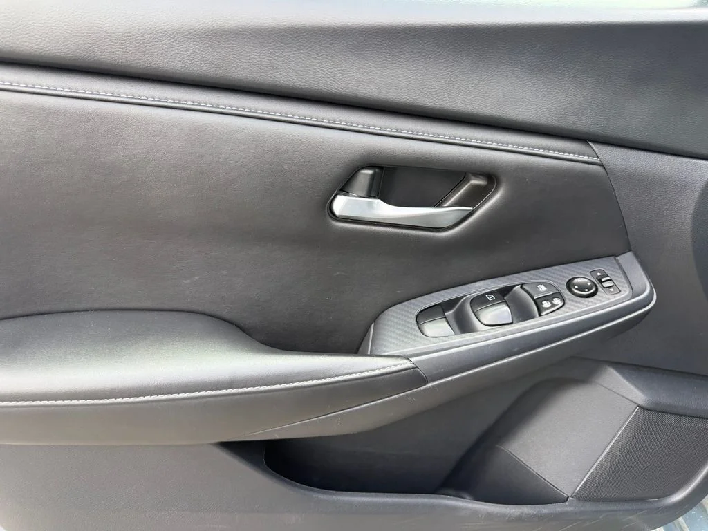 Used 2024 Gray Nissan SV image 5