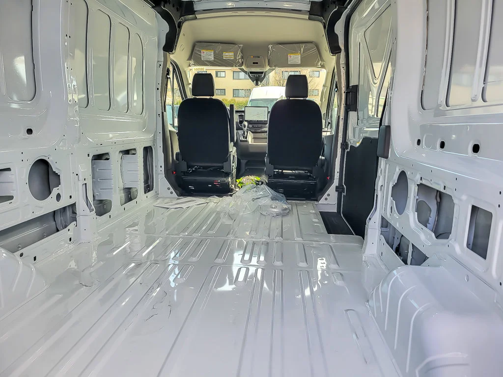 New 2026 Oxford White Ford Cargo Van image 27