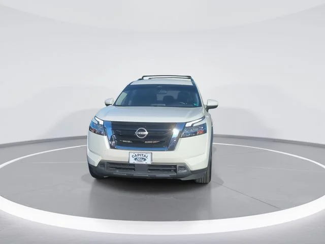 Used 2022 White Nissan SV image 3
