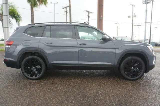 New 2026 Pure Gray Volkswagen 2.0T SE w/Technology image 4