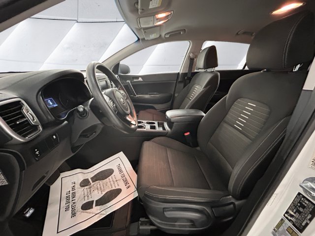 Used 2018 White Kia LX image 7