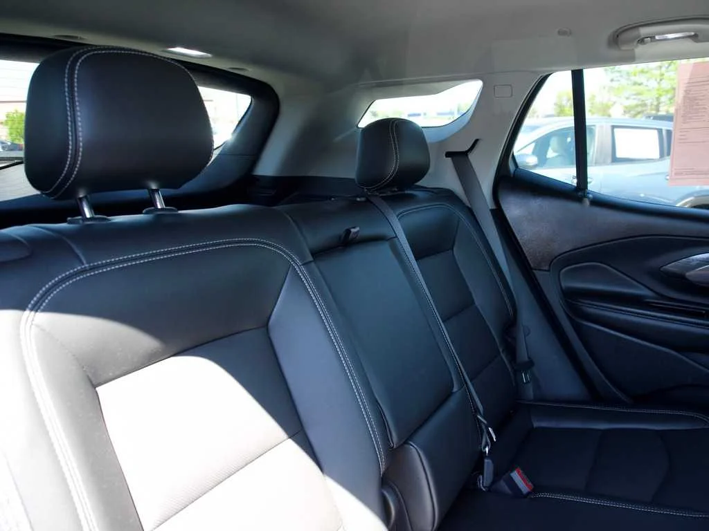 2023 GMC Terrain SLT - Photo 35