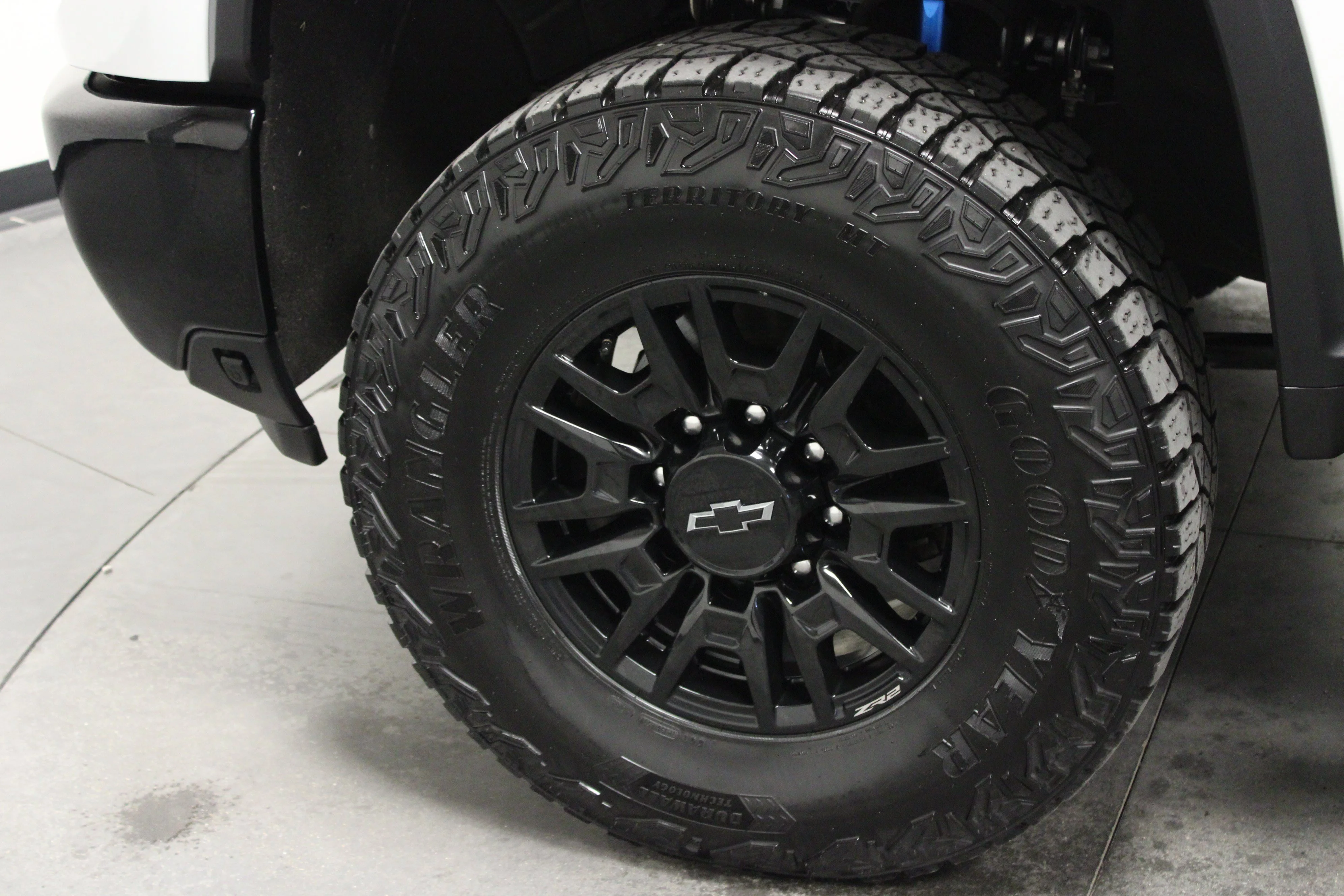 Used 2025 Summit White Chevrolet ZR2 image 10