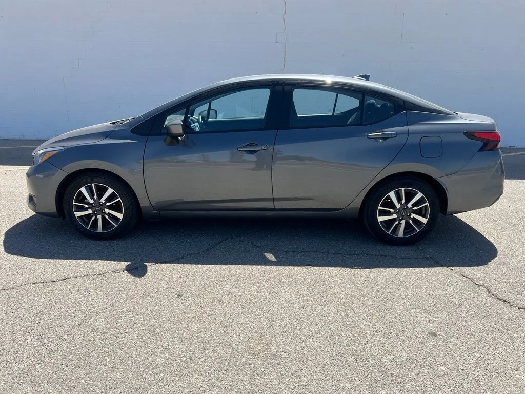 Used 2025 Gun Metallic Nissan 1.6 SV image 2