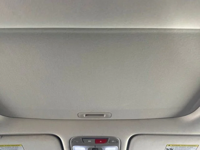 Used 2025 White Kia S image 32