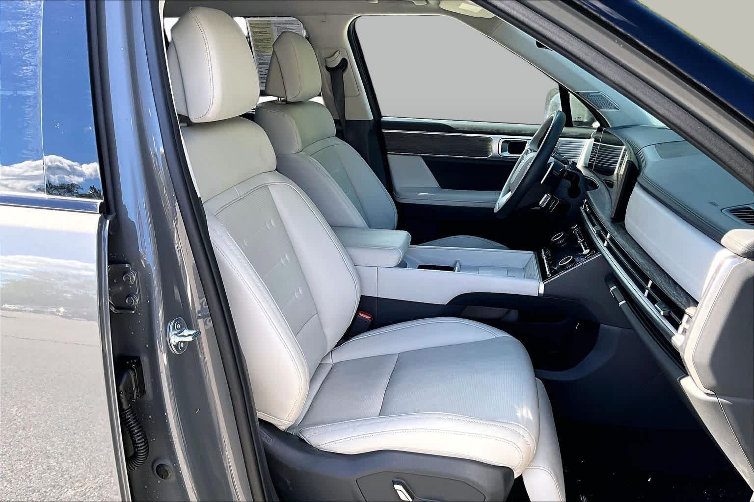 Used 2025 Hampton Gray Hyundai Calligraphy image 9
