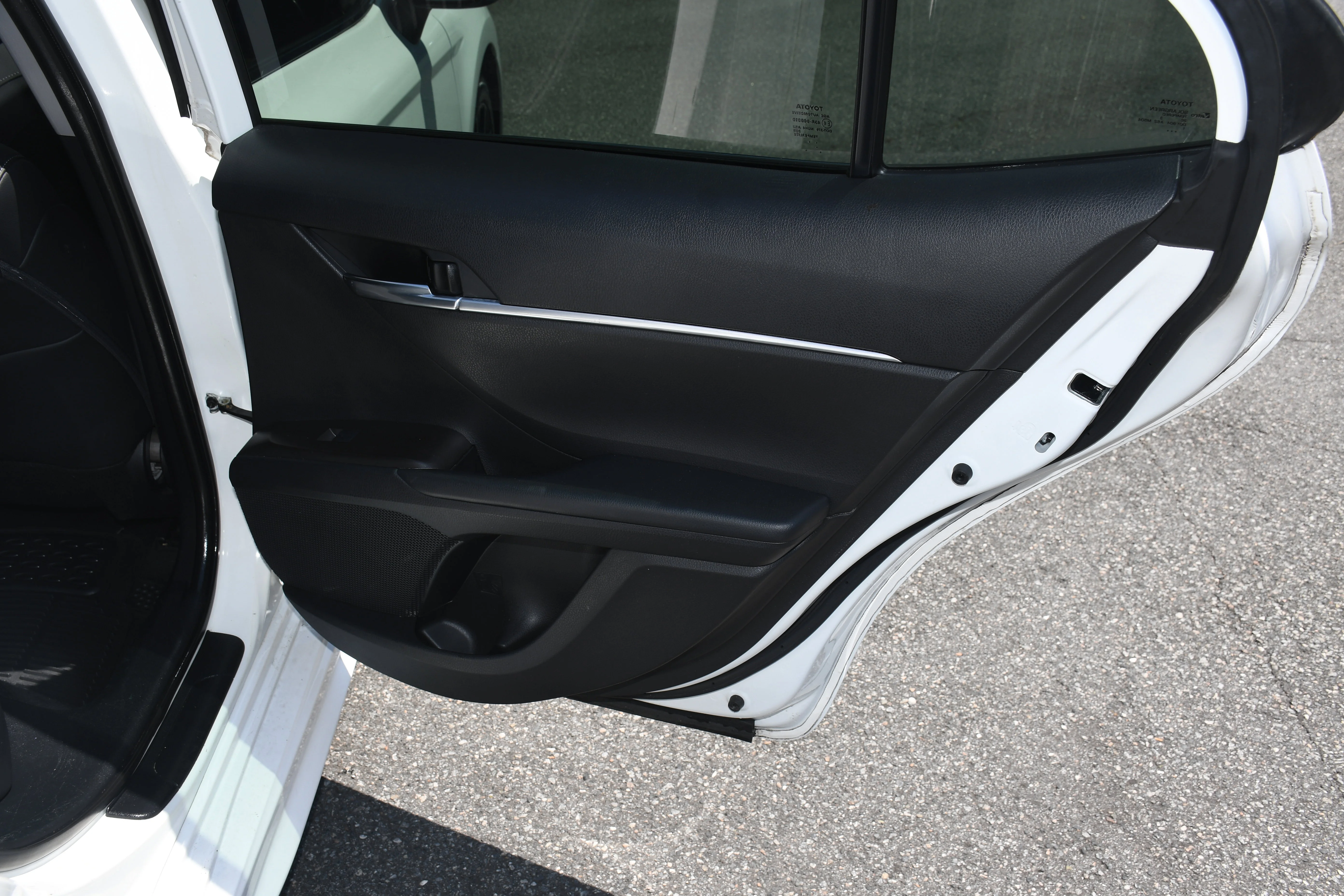 Used 2023 White Toyota SE image 18