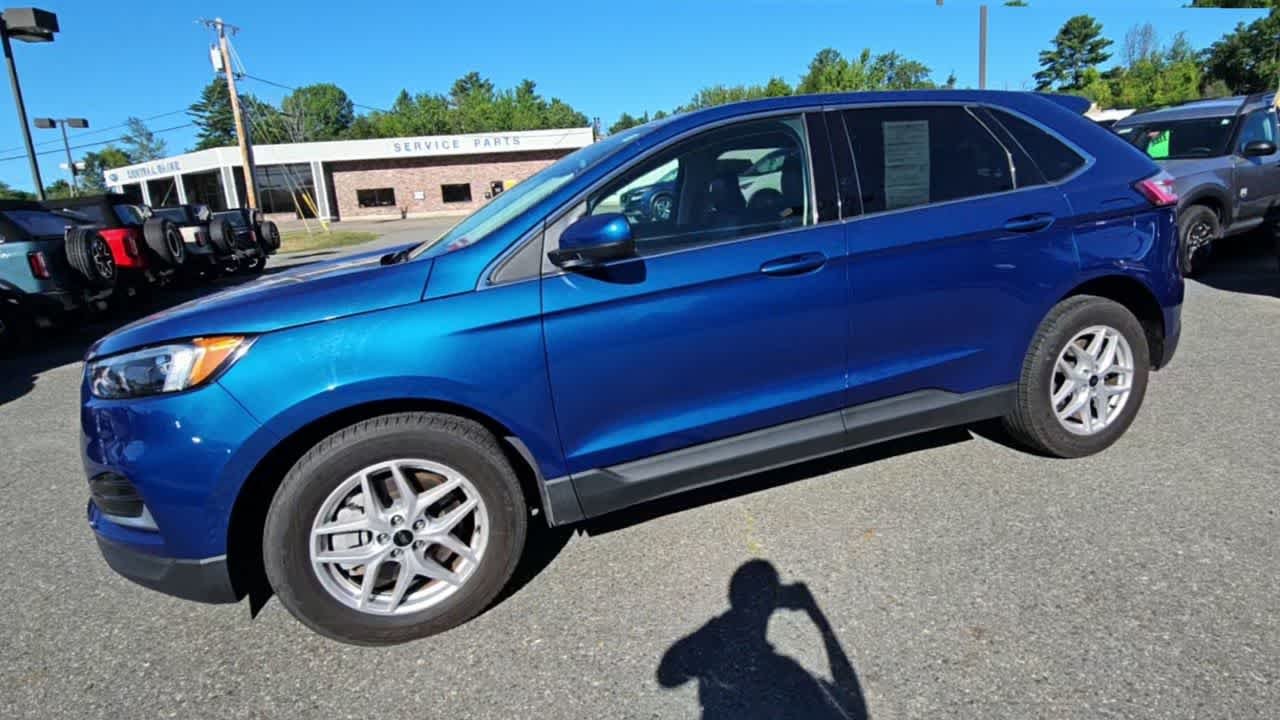 Used 2024 Atlas Blue Metallic Ford SEL image 4