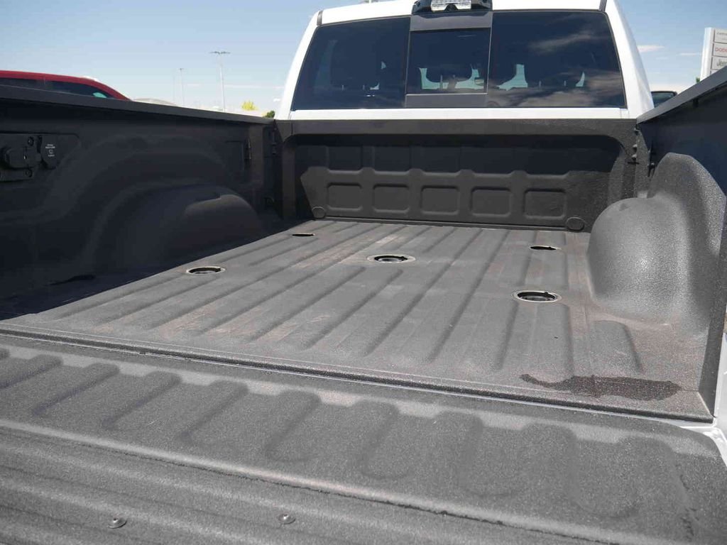 New 2026 Silver-Zynith Exterior Paint RAM LARAMIE image 11