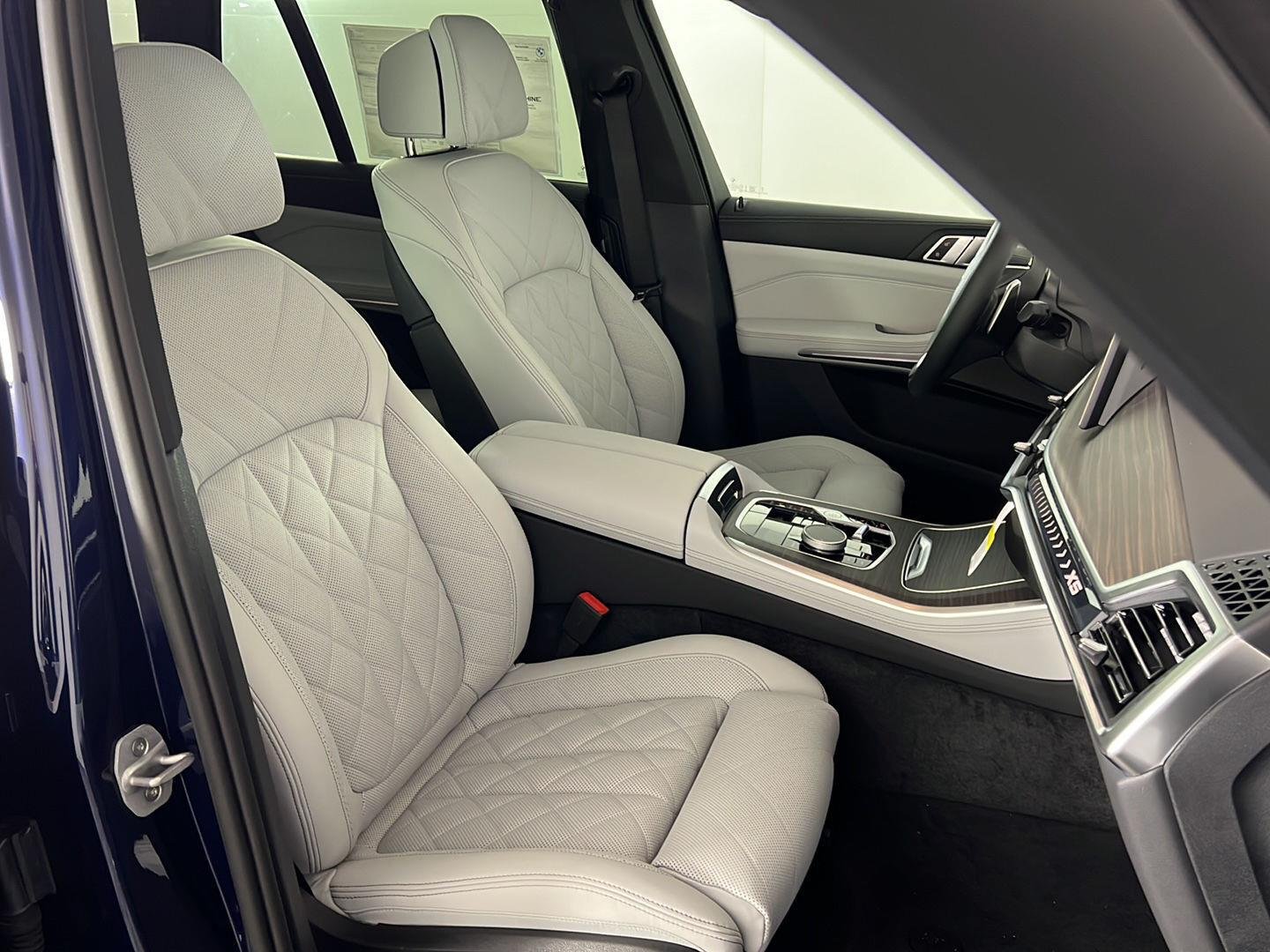 New 2026 Tanzanite Blue II Metallic BMW xDrive40i image 27