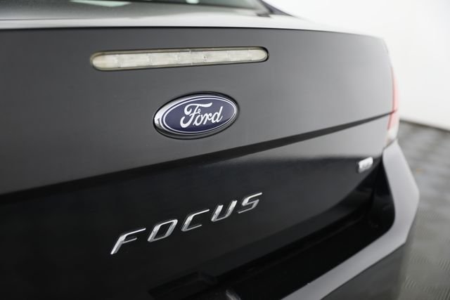 2010 Ford Focus SE - Photo 28