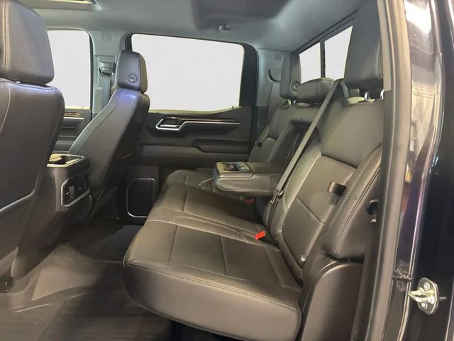 Used 2025 Silver GMC Elevation image 14