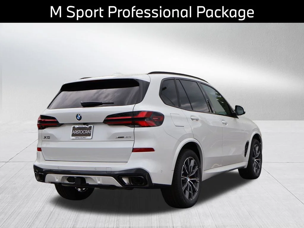 New 2026 White BMW xDrive40i image 9