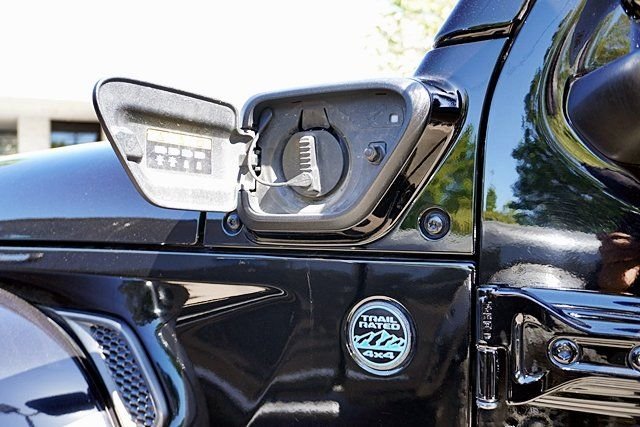 Used 2021 Black Jeep 4-Door Sahara High Altitude 4xe image 13