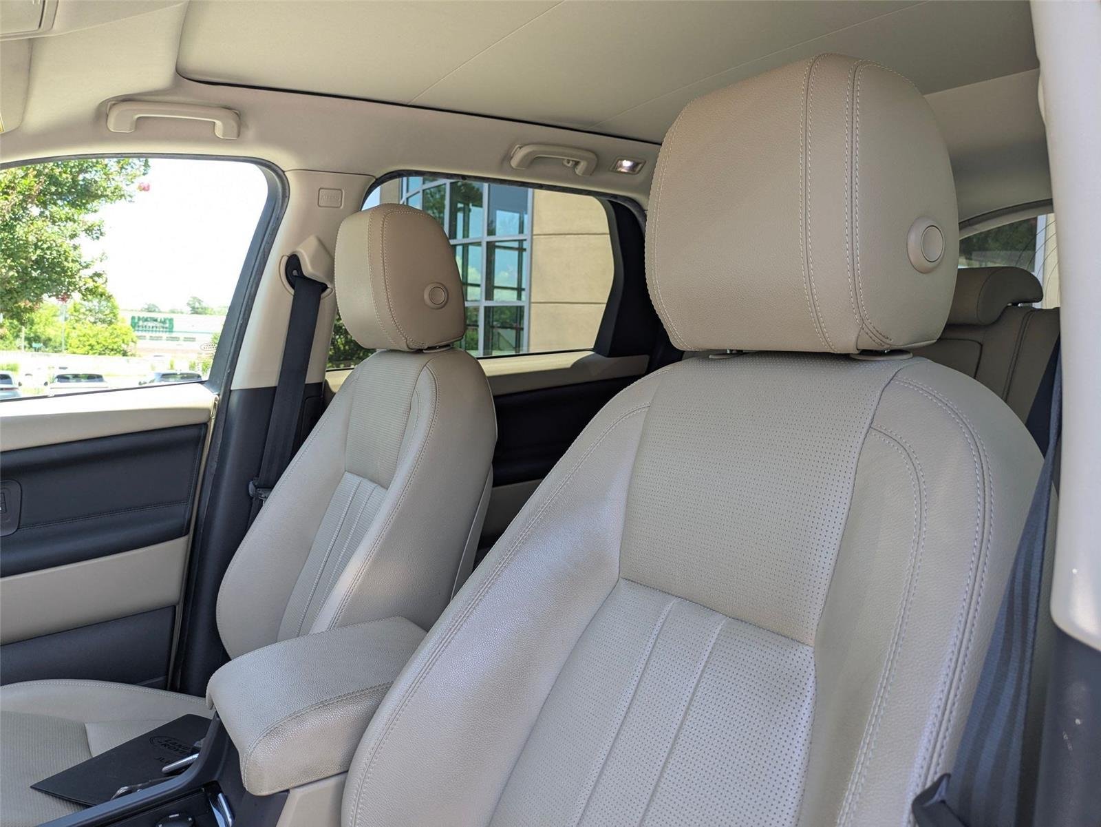 Used 2018 WHITE LAND ROVER HSE image 14