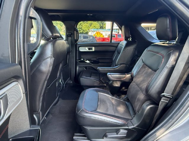 Used 2023 Gray Ford ST-Line image 24