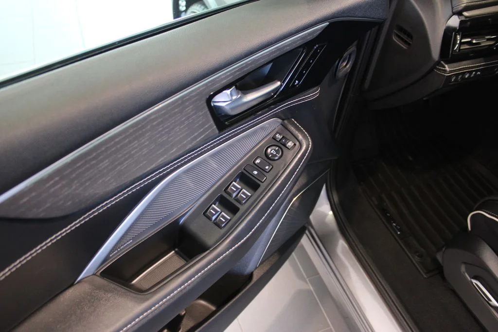 Used 2026 Liquid Carbon Metallic Acura SH-AWD with Advance Package image 31