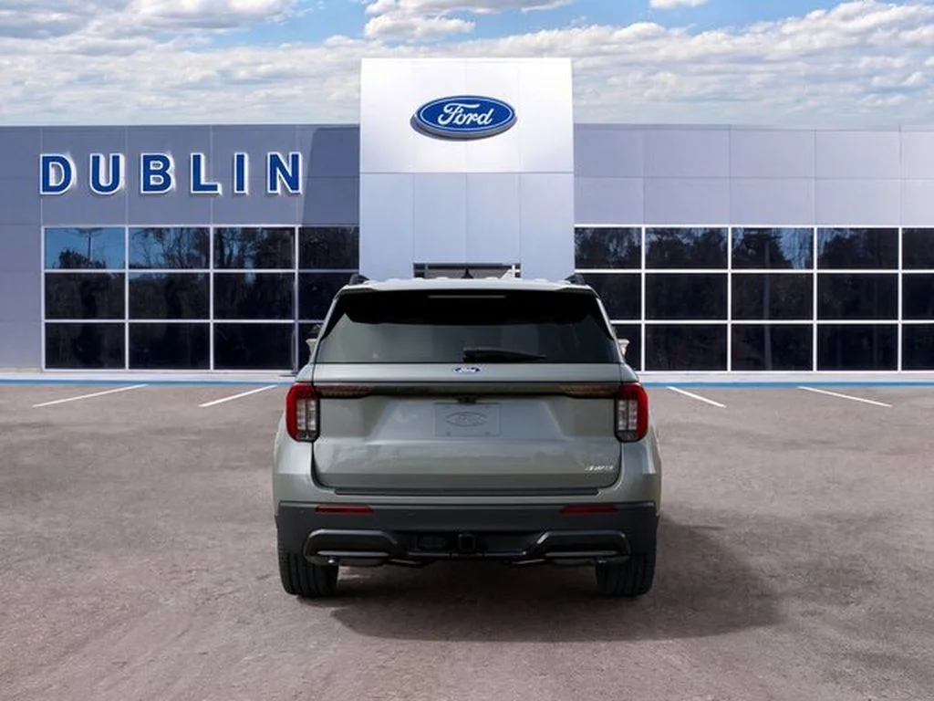 New 2027 Avalanche Gray Ford ST-Line image 9