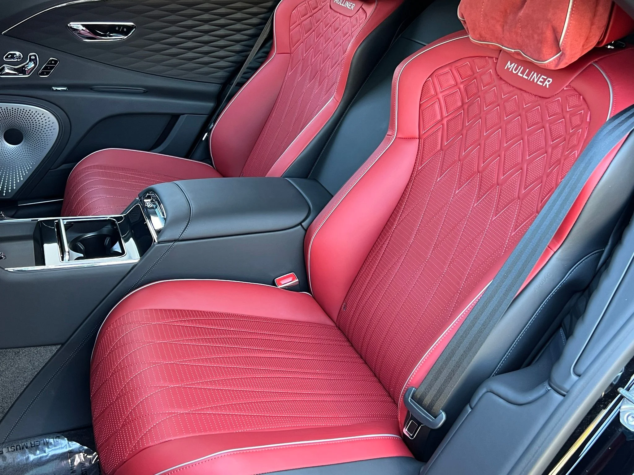 Used 2022  Bentley W12 image 16