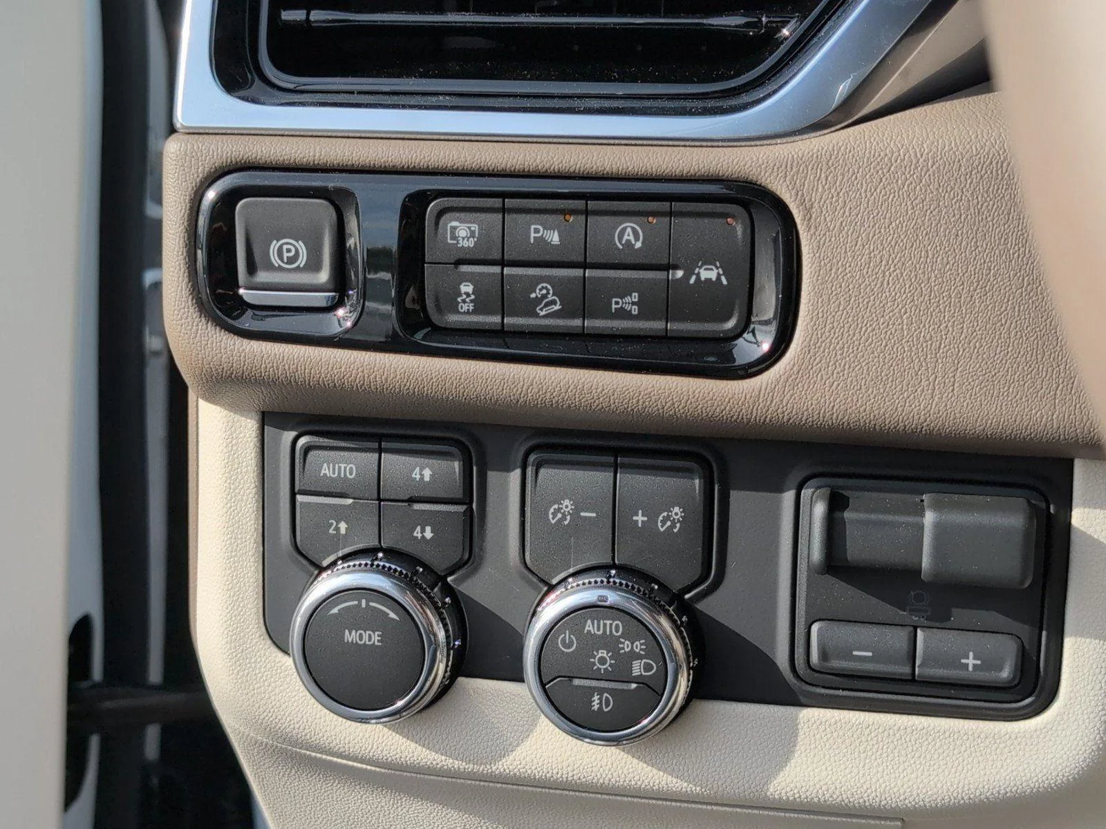 New 2026 Glacier White Tricoat GMC Denali image 33