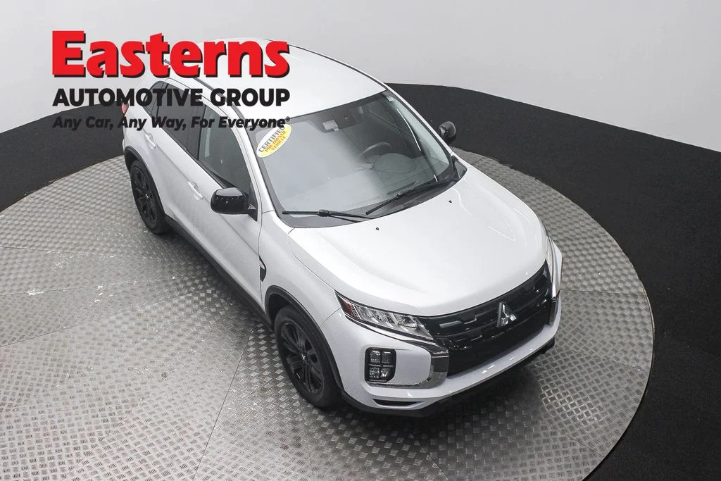 Used 2023 White Mitsubishi 2.0 LE image 3