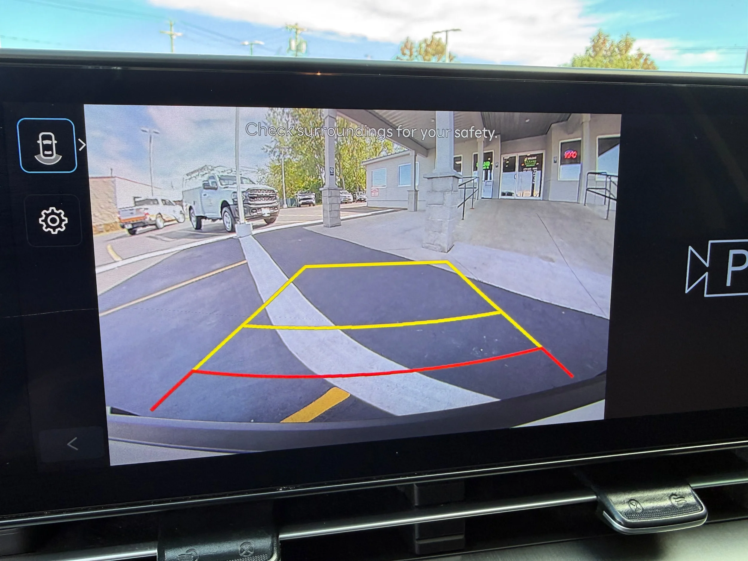 Used 2025 Atlas White Hyundai SEL image 18