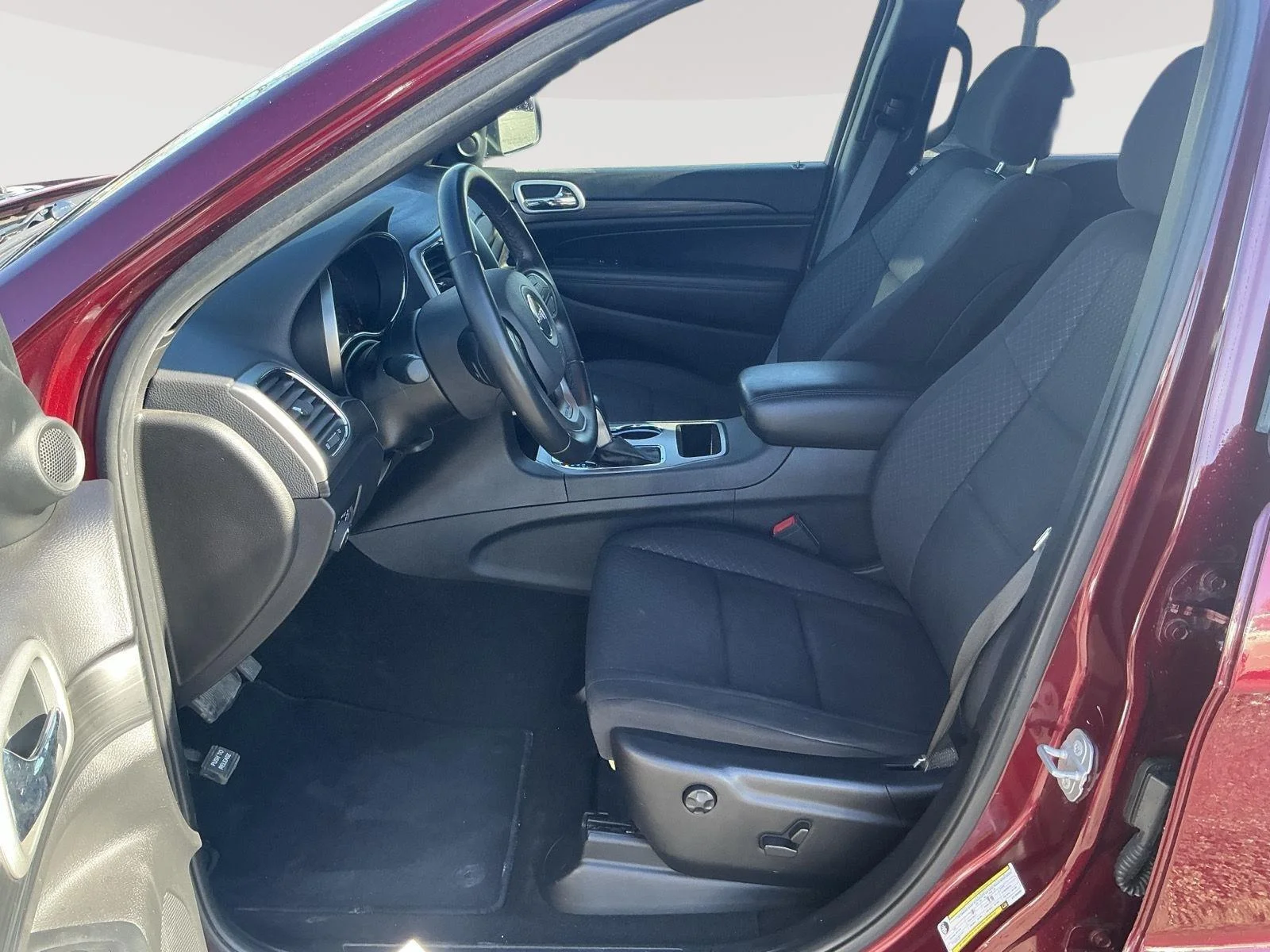 Used 2020 RED JEEP LARE image 3