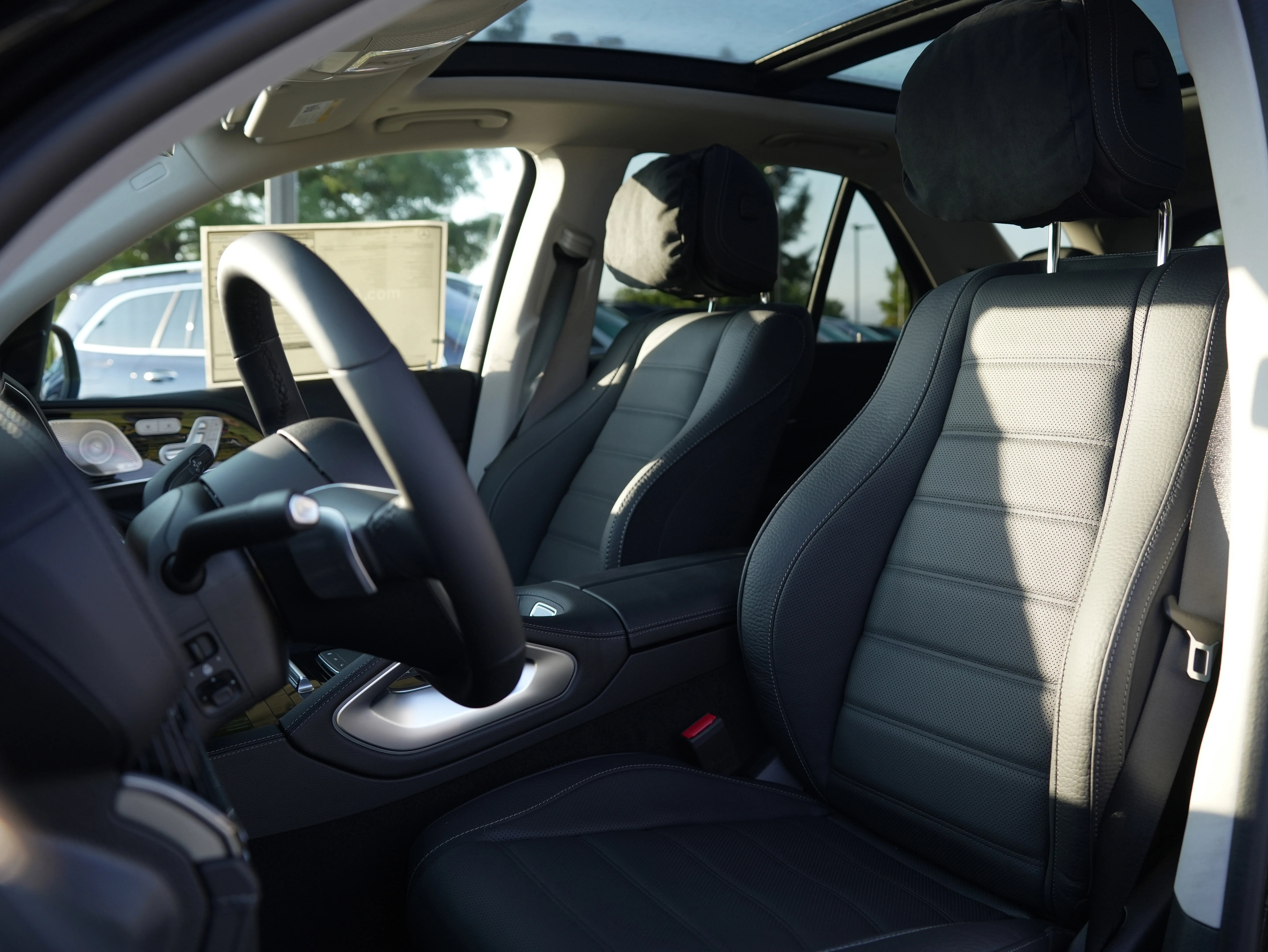 New 2026 OBSIDIAN BLACK Mercedes-Benz GLE 580 image 39