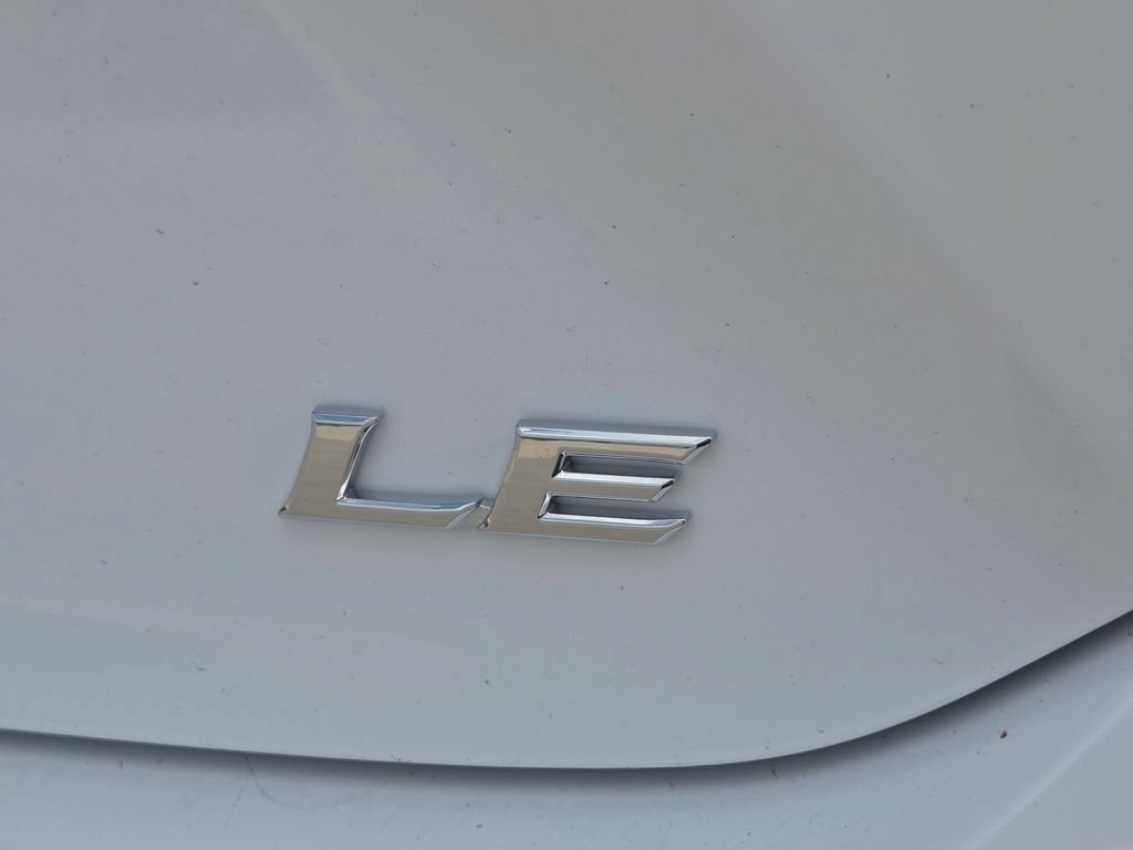 New 2026 Ice Cap Toyota LE image 21