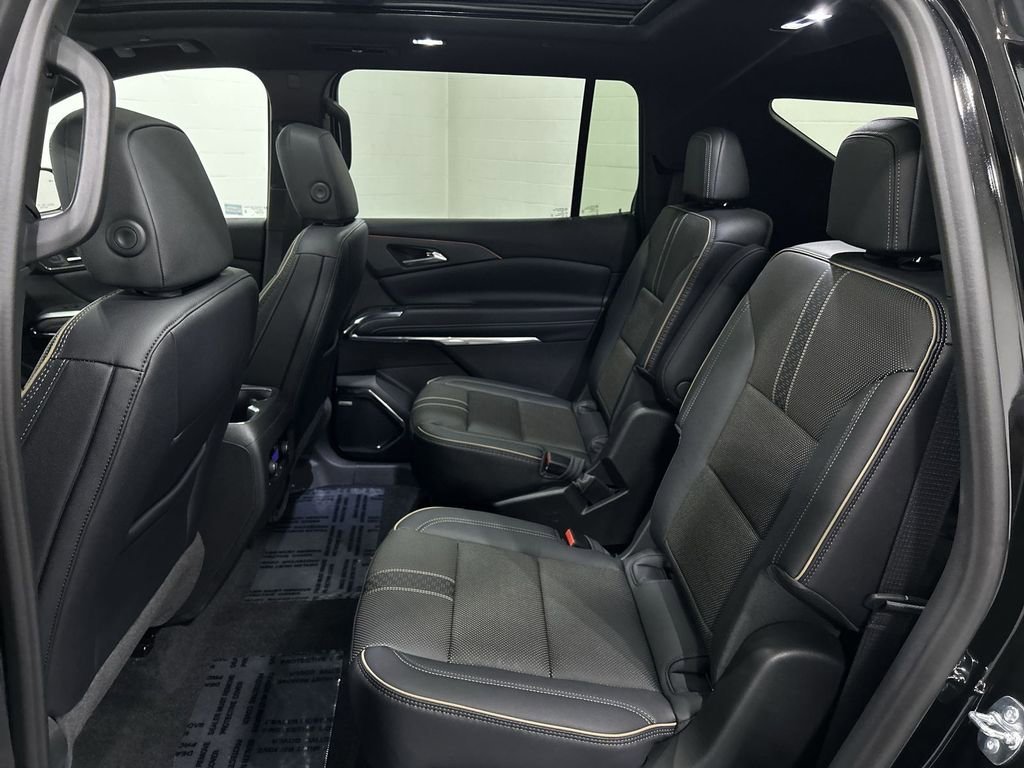 New 2026 Mosaic Black Metallic Chevrolet High Country image 25