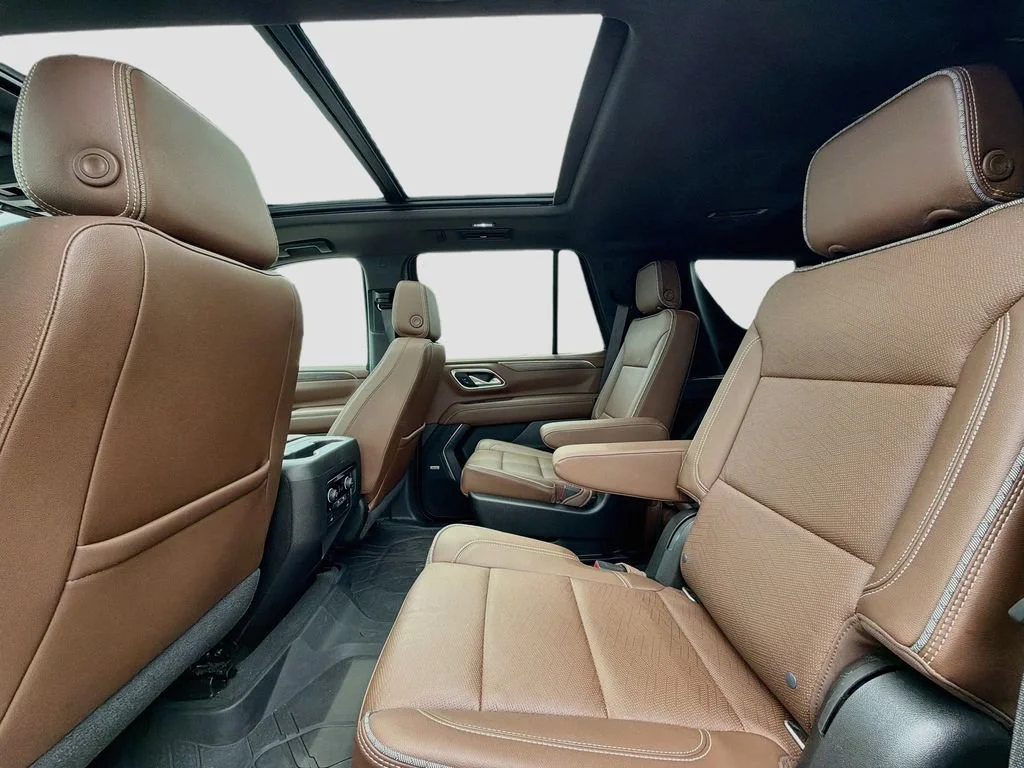 Used 2021 EMPIRE BEIGE METALLIC Chevrolet High Country image 26