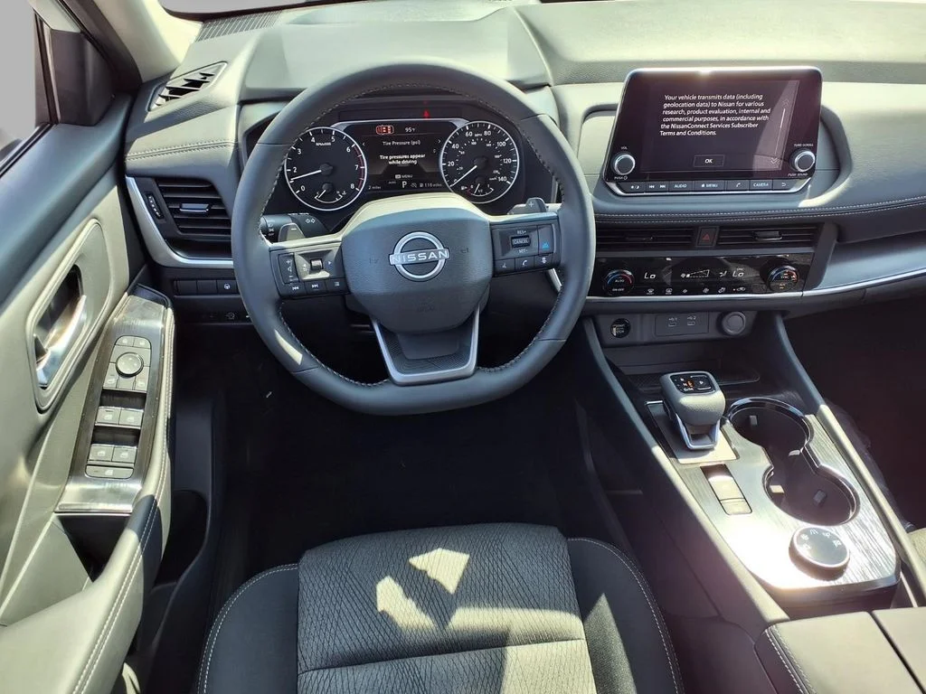 New 2026 Everest White Pearl TriCoat Nissan SV image 4