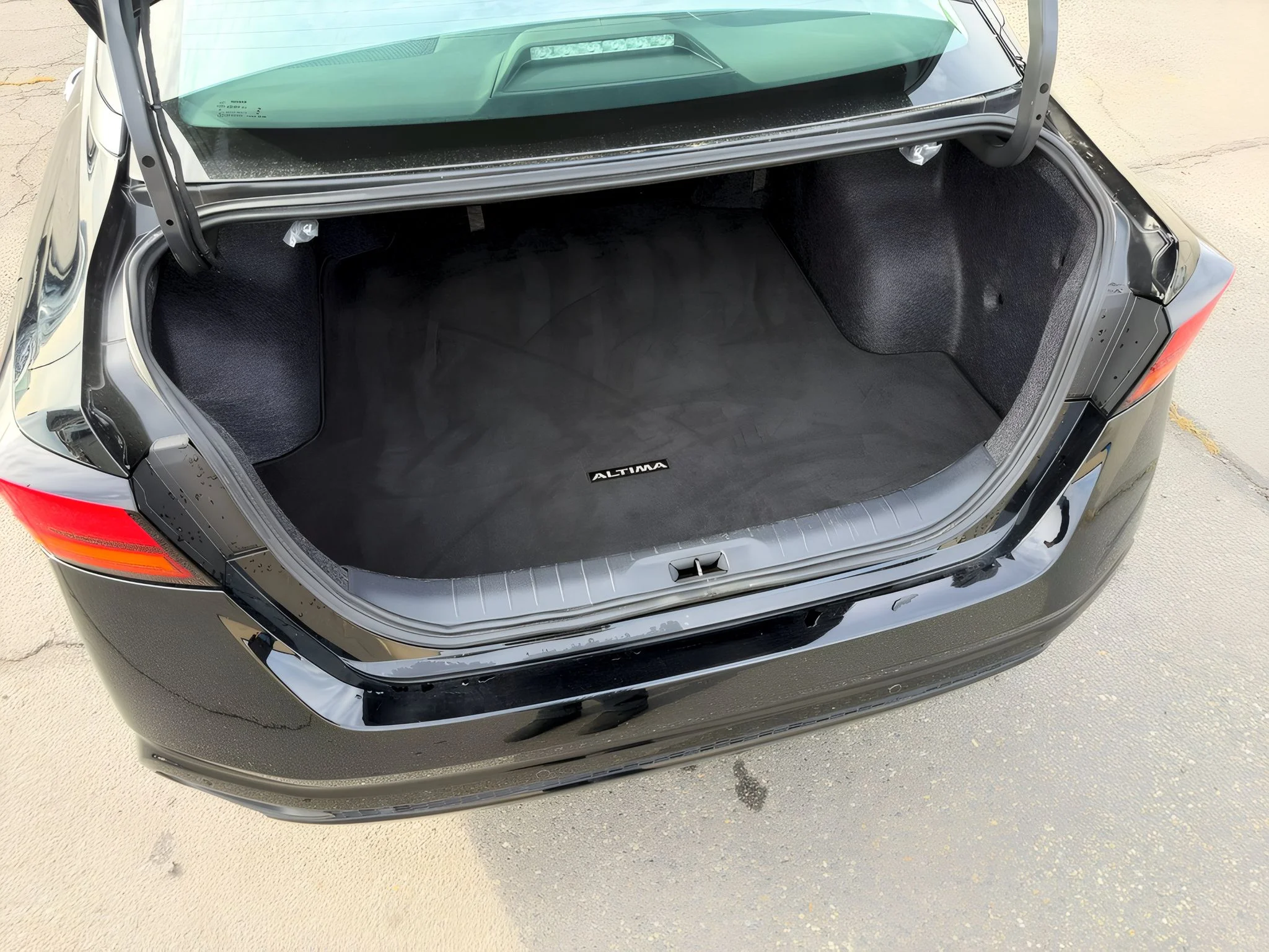 2025 Nissan Altima SV - Photo 12