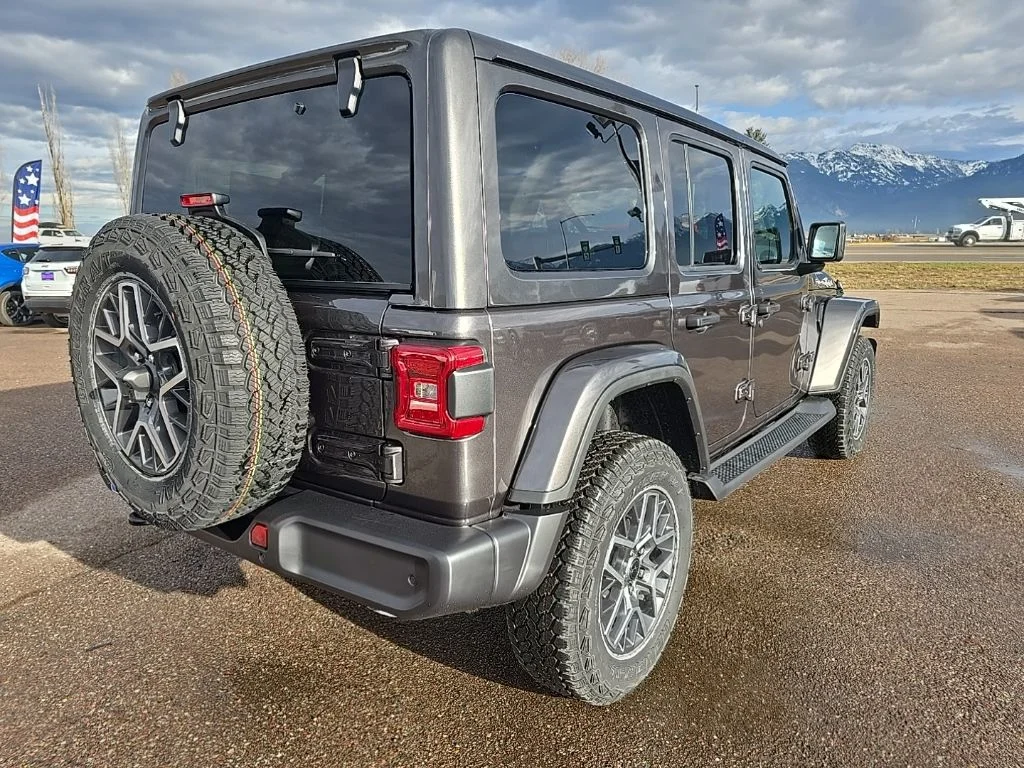 2025 Jeep Wrangler 4-Door Sahara - Photo 7