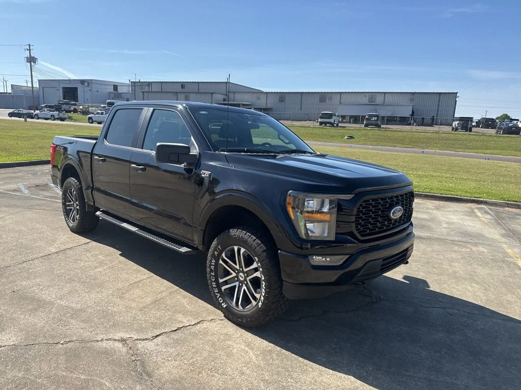 Used 2023 Agate Black Metallic Ford XL image 16