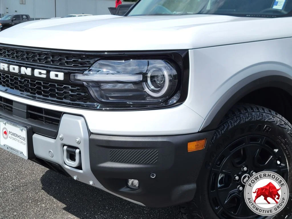 Used 2026 White Ford Badlands image 10