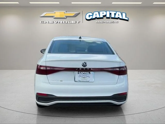 Used 2025  Volkswagen 1.5T S image 4