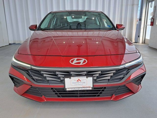 Used 2024 Red Hyundai SEL image 3