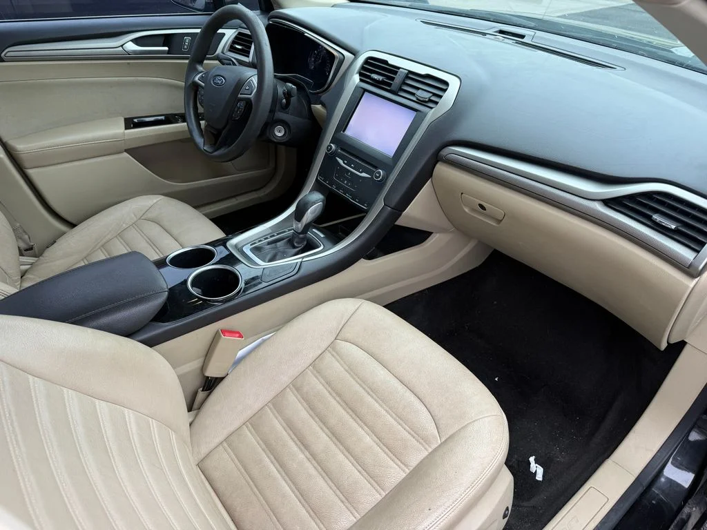 Used 2013 Black Ford SE image 4