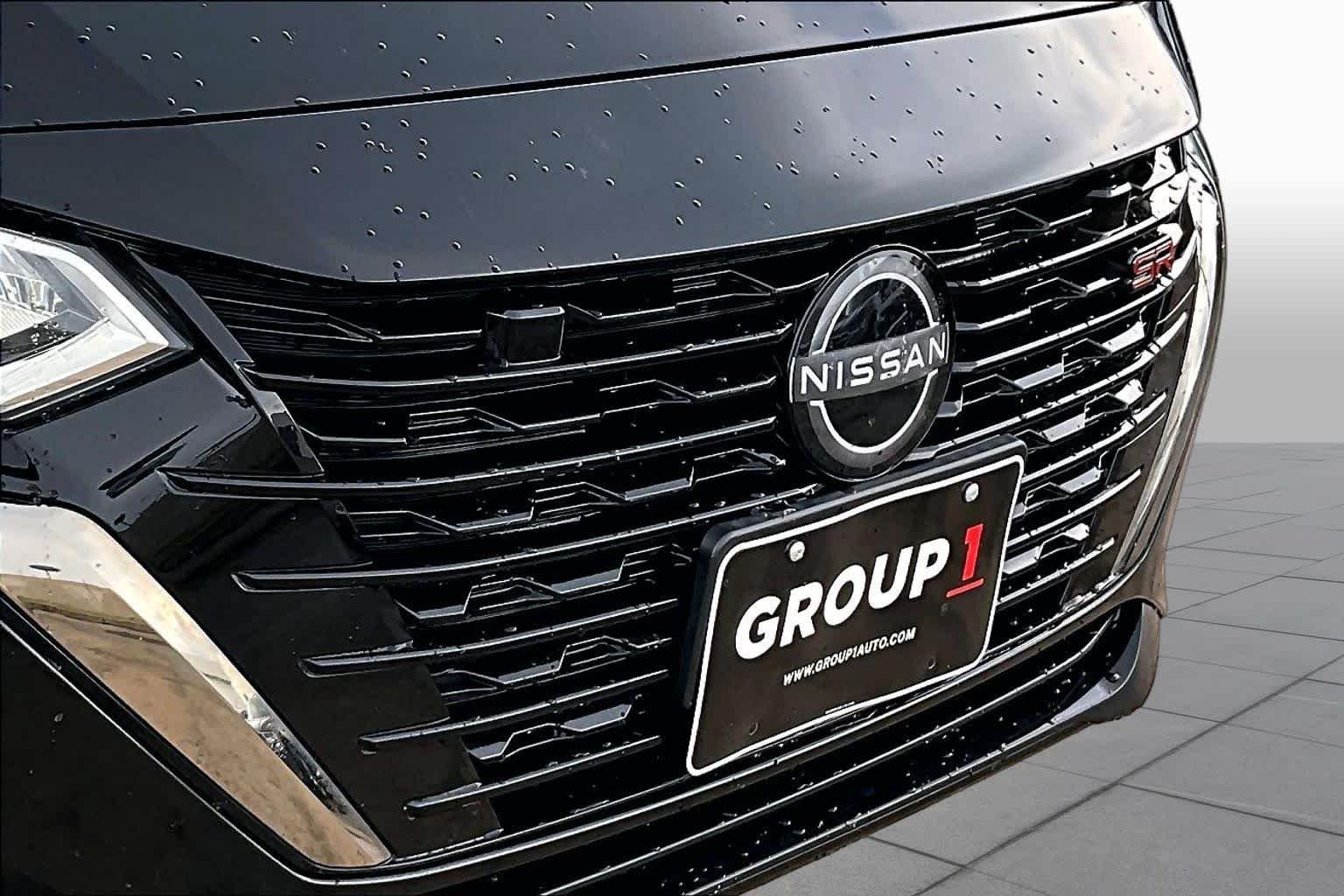 Used 2025 Super Black Nissan SR image 30