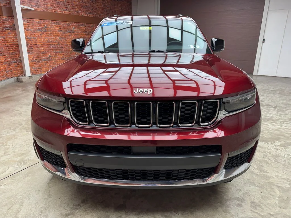 Certified Used 2022 Velvet Jeep Limited image 8