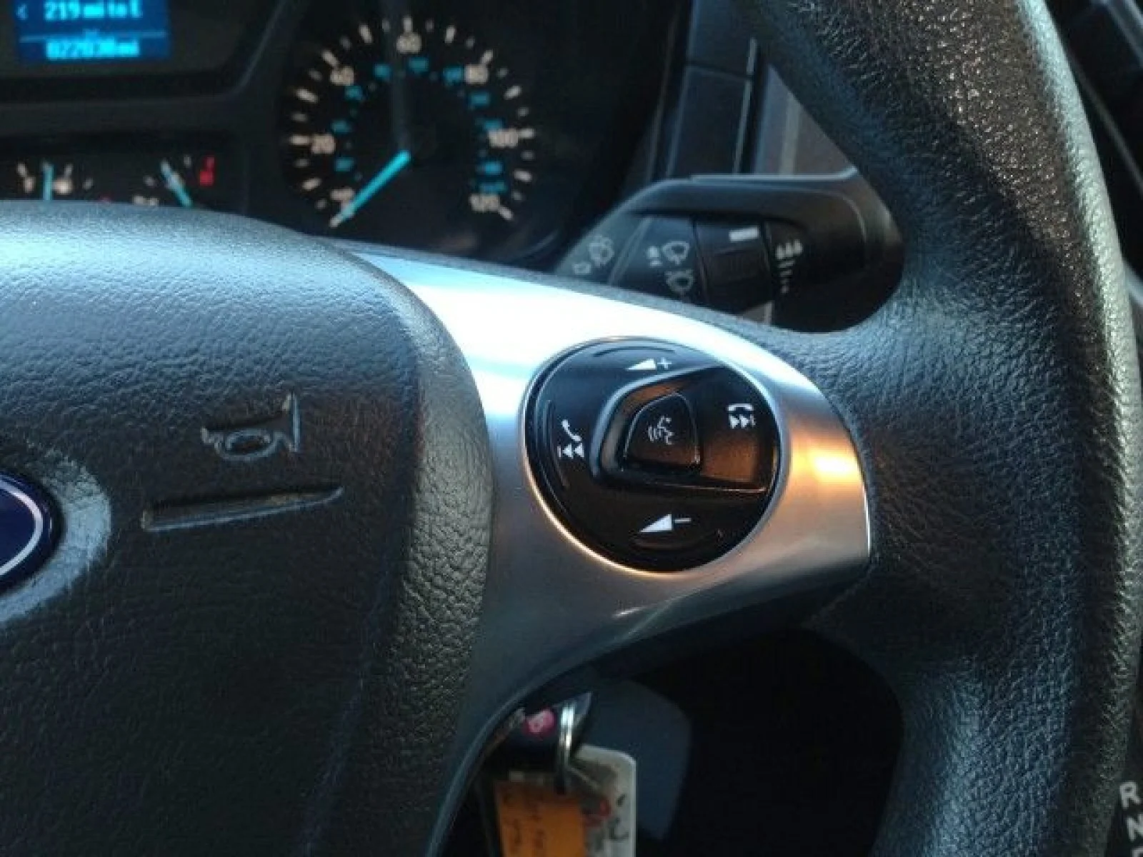 Used 2019 Oxford White Ford w/ rearCam image 58